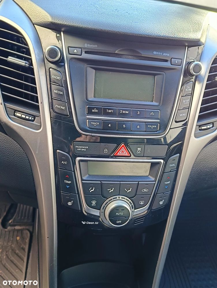 Hyundai i30 blue Kombi 1.6 GDi Style - 19