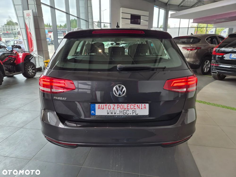 Volkswagen Passat - 10