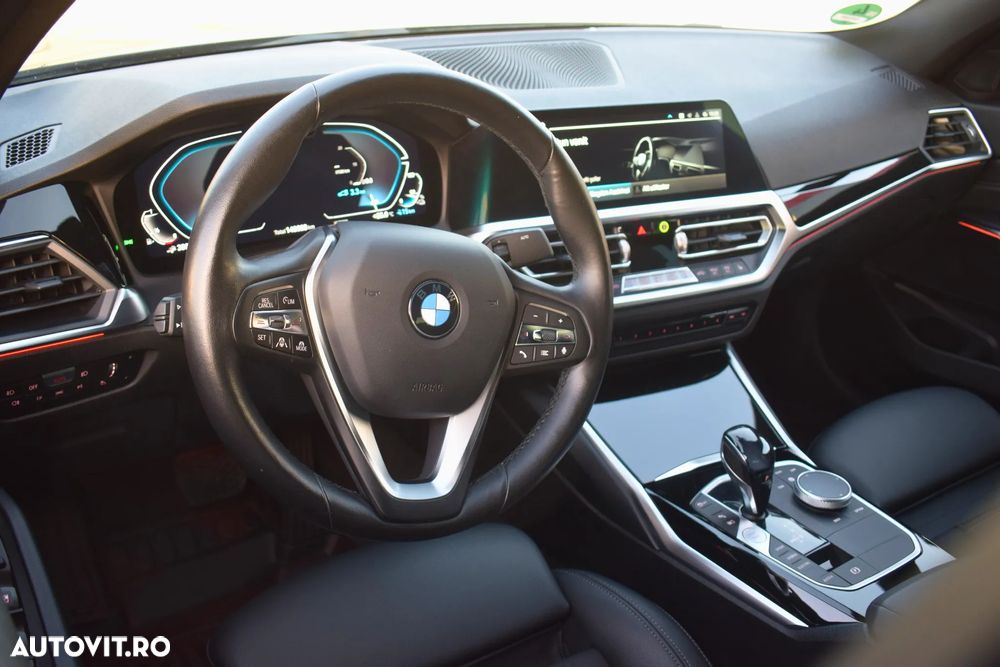 BMW Seria 3 330e AT PHEV - 13