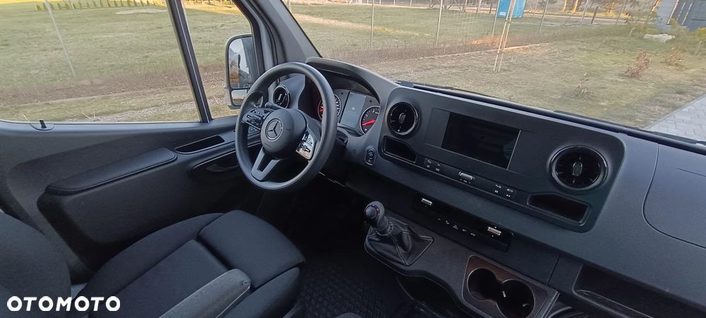 Mercedes-Benz Sprinter 317 - 9