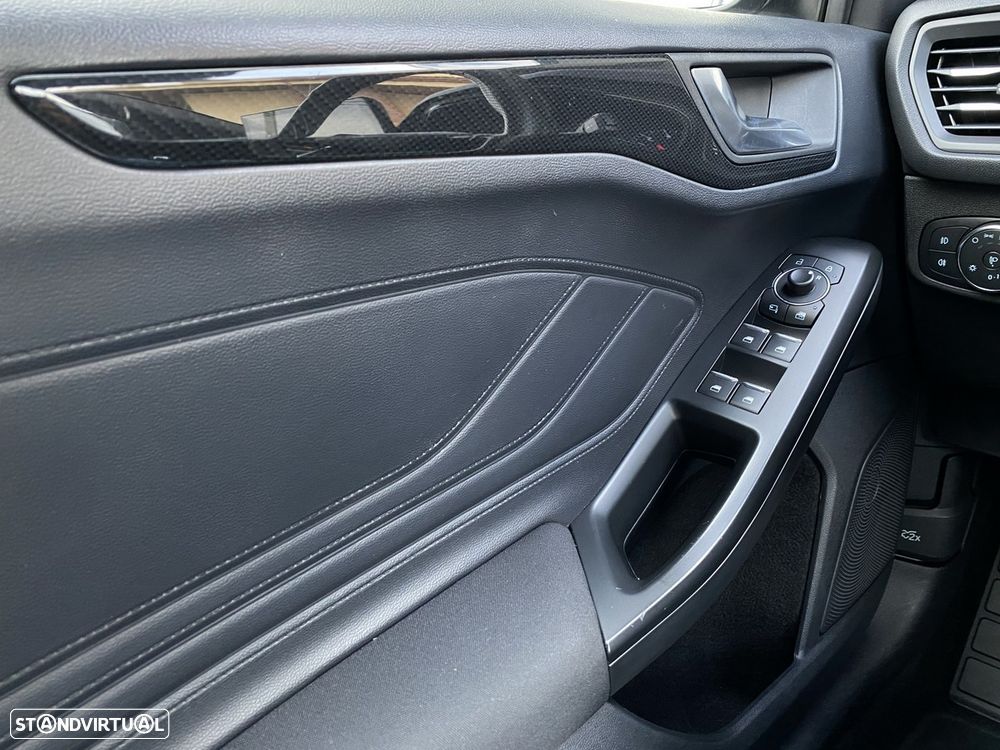 Ford Focus 1.0 EcoBoost MHEV ST-Line - 26