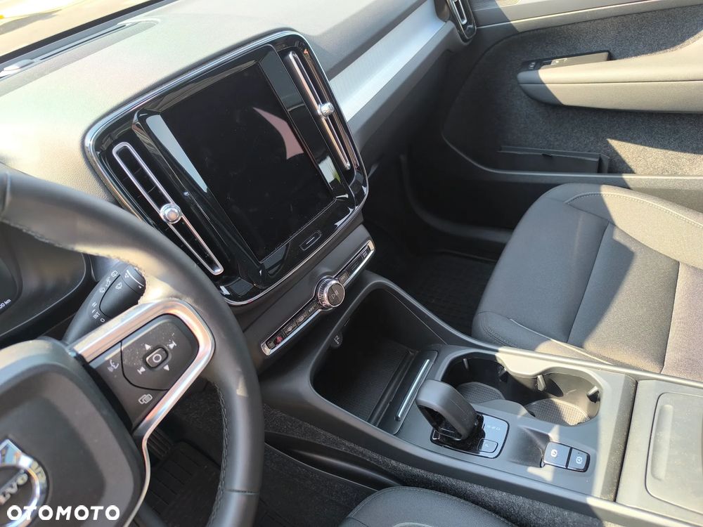 Volvo XC 40 T3 Momentum Pro - 9