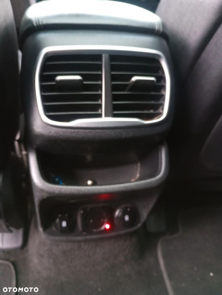 Hyundai Santa Fe 2.0 CRDi Premium 4WD 7os - 26