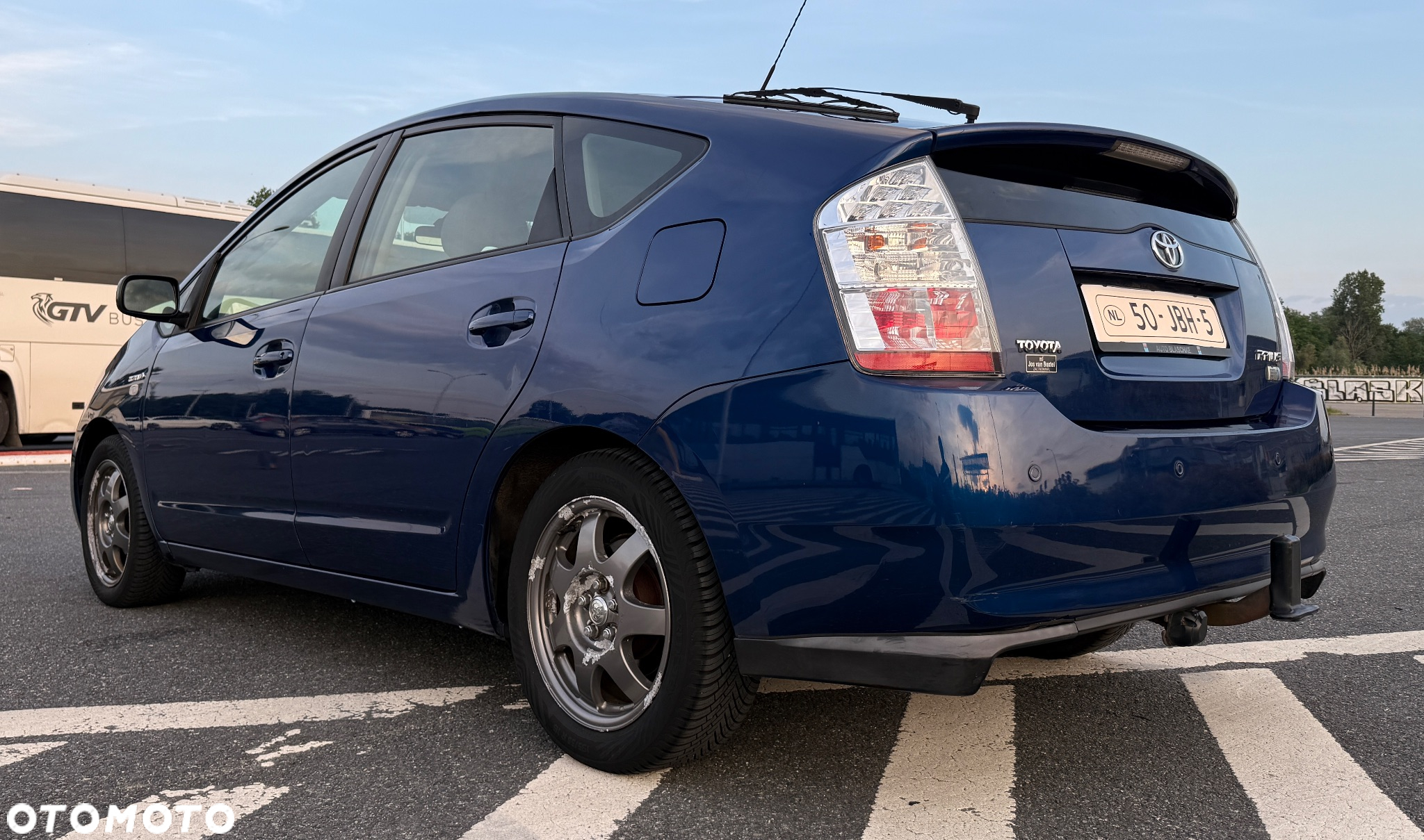 Toyota Prius - 3