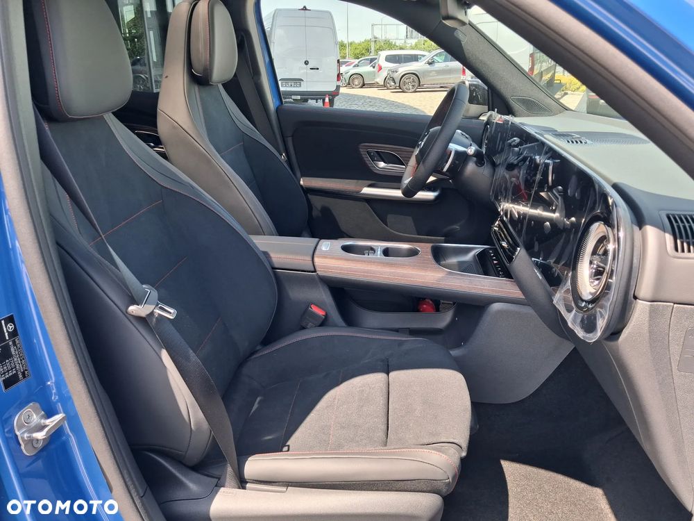 Mercedes-Benz GLB - 18