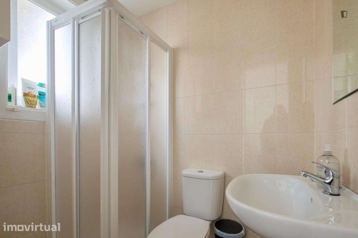 Quarto - localizado em Entrecampos Lisbon - Grande imagem: 2/39