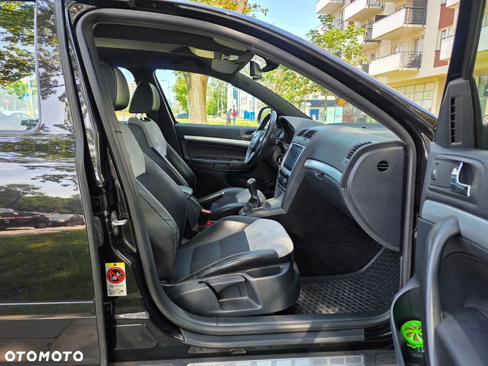 Skoda Octavia 2.0 TSI RS - 35