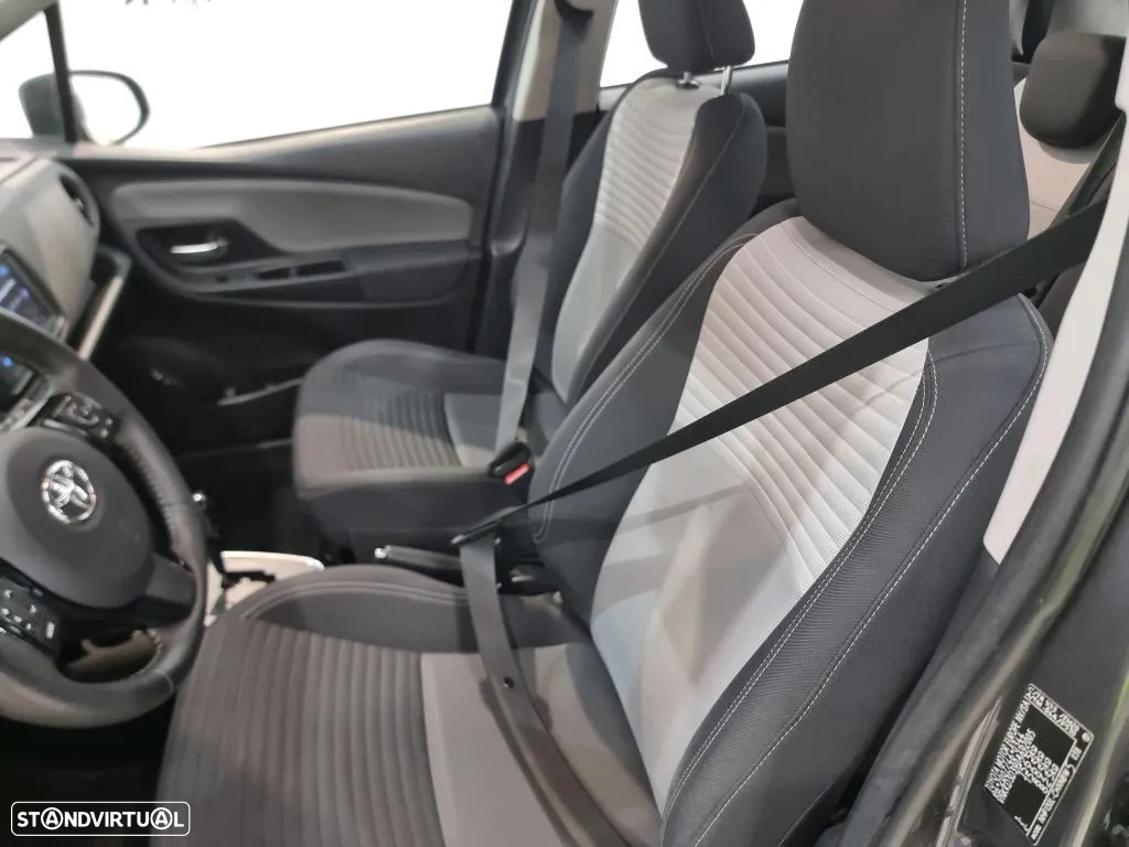 Toyota Yaris 1.5 HSD Comfort - 11