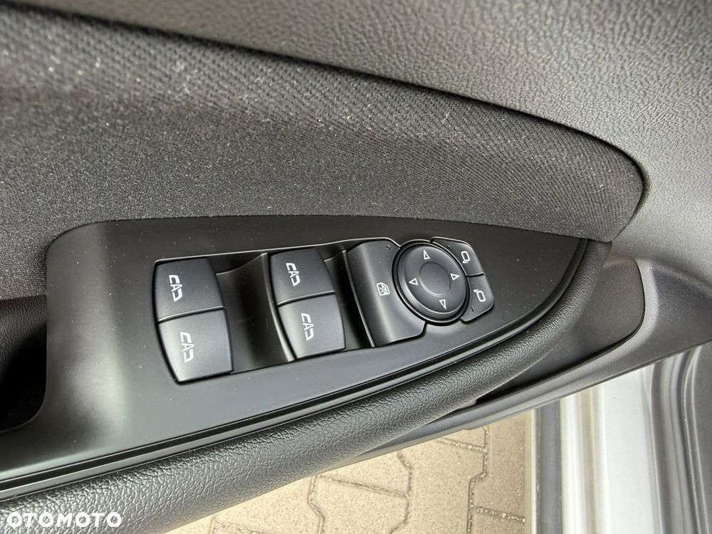 Opel Insignia - 30