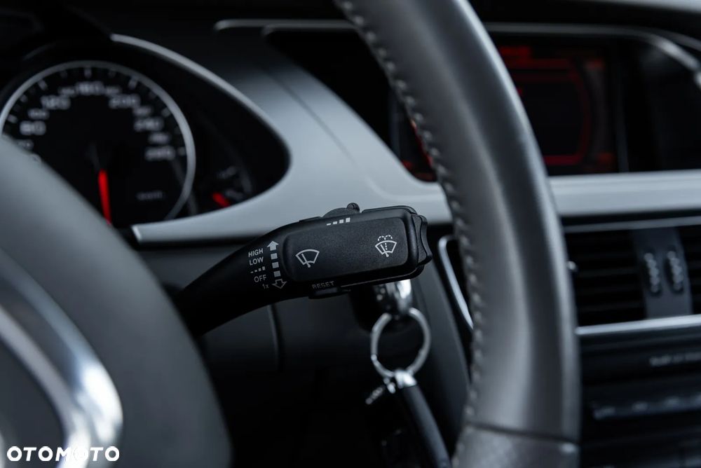 Audi A4 Limousine 3.0 TDI DPF quattro S tronic Ambiente - 32