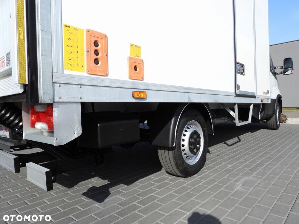 Iveco DAILY 35S16 CONNECT KONTENER WINDA 8 PALET TEMPOMAT NAWIGACJA LEDY AUTOMAT HI-MATIC KLIMATYZACJA  160KM - 18