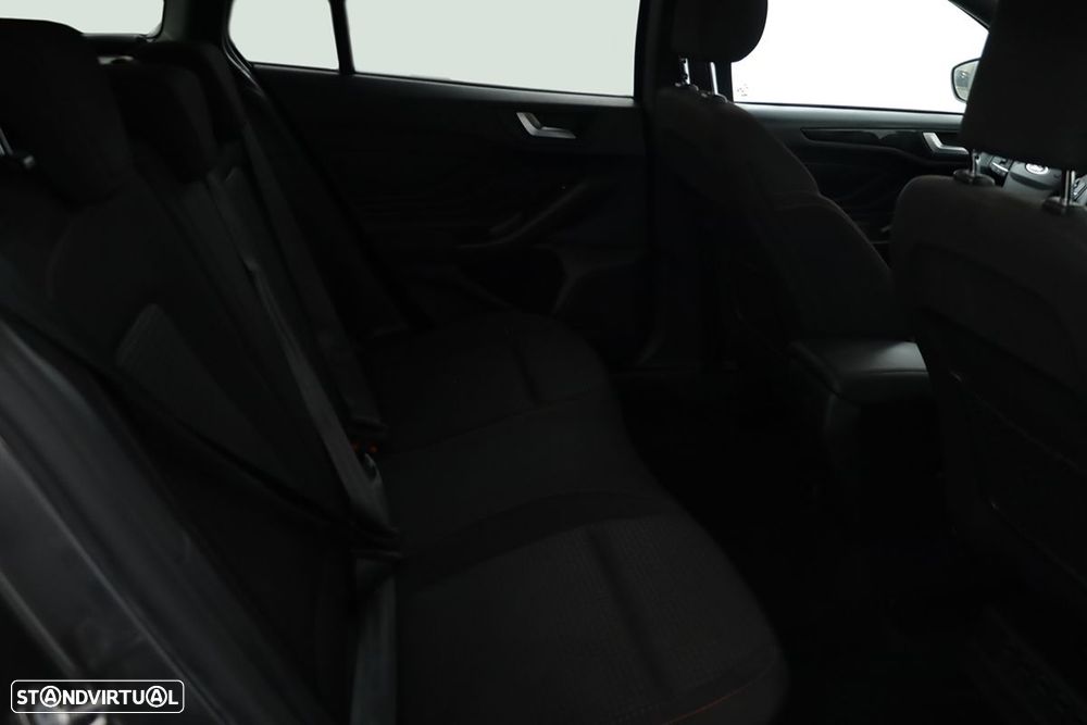 Ford Focus SW - 22