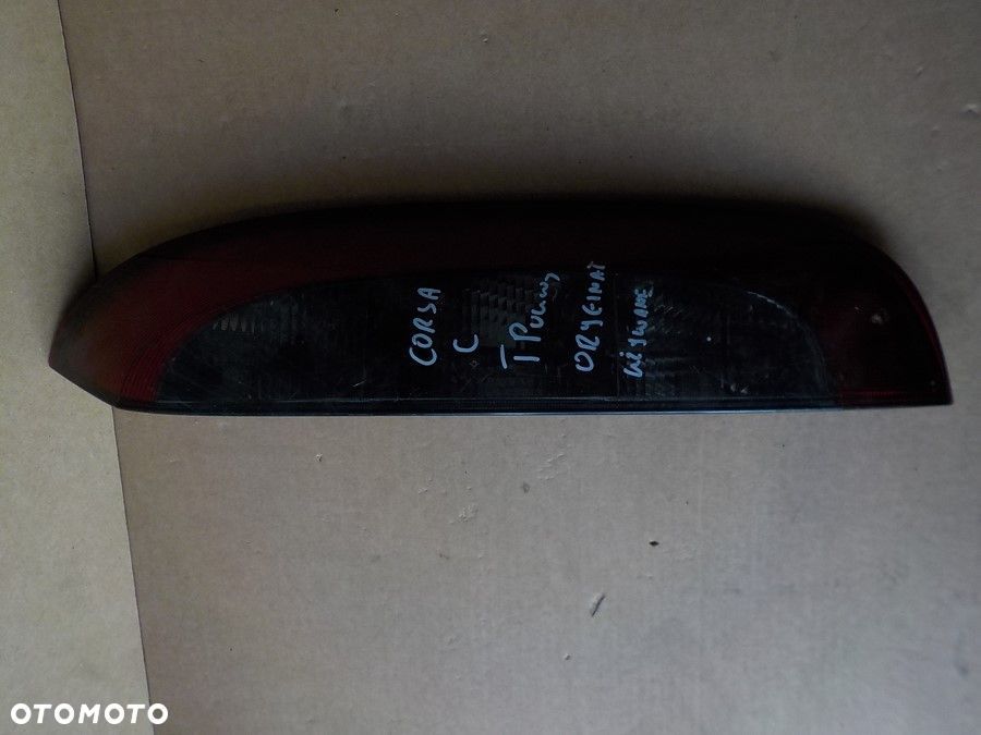 OPEL CORSA C LAMPA TŁY PRAWA CIEMNA - 1