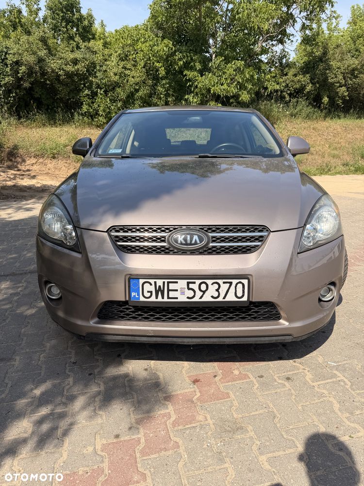 Kia Ceed - 1
