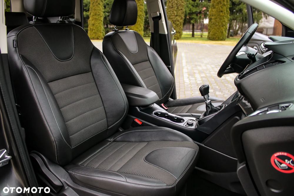 Ford Kuga 2.0 TDCi FWD Titanium - 17