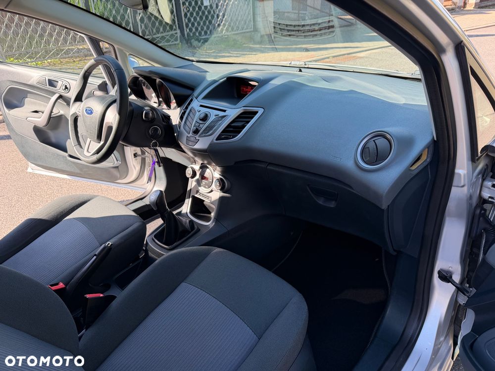 Ford Fiesta - 23