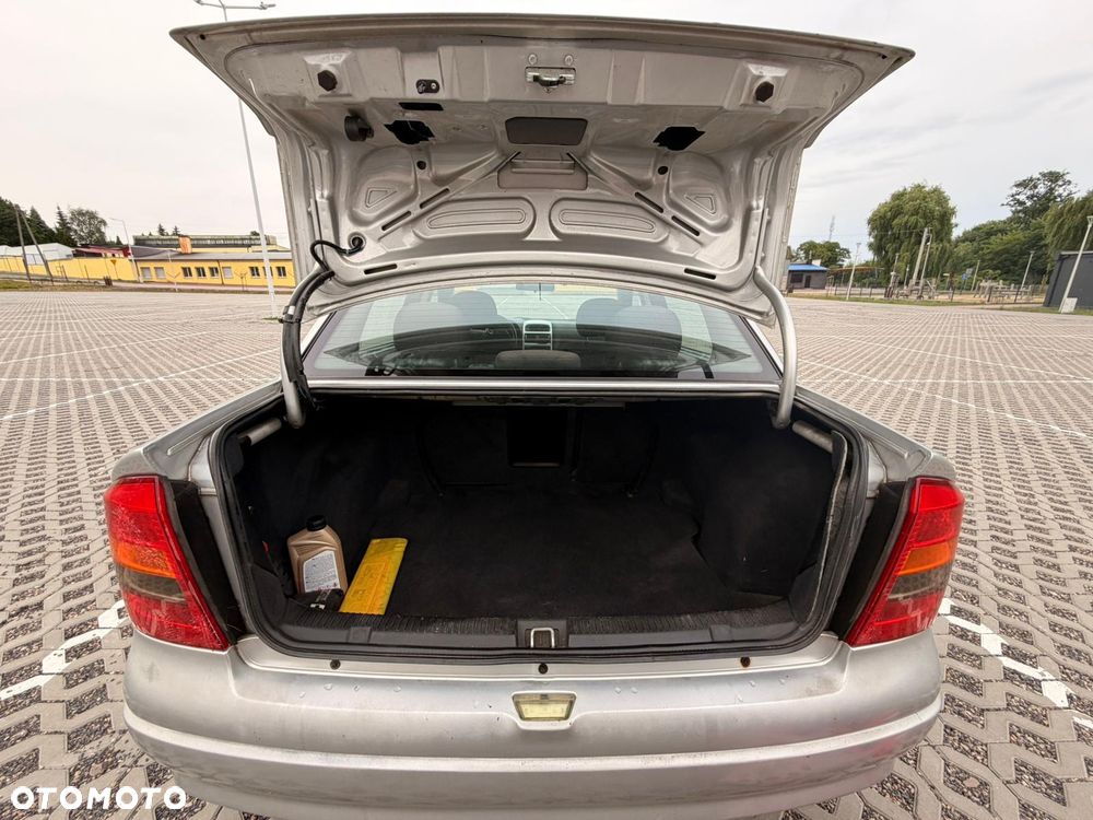 Opel Astra 1.6 - 17