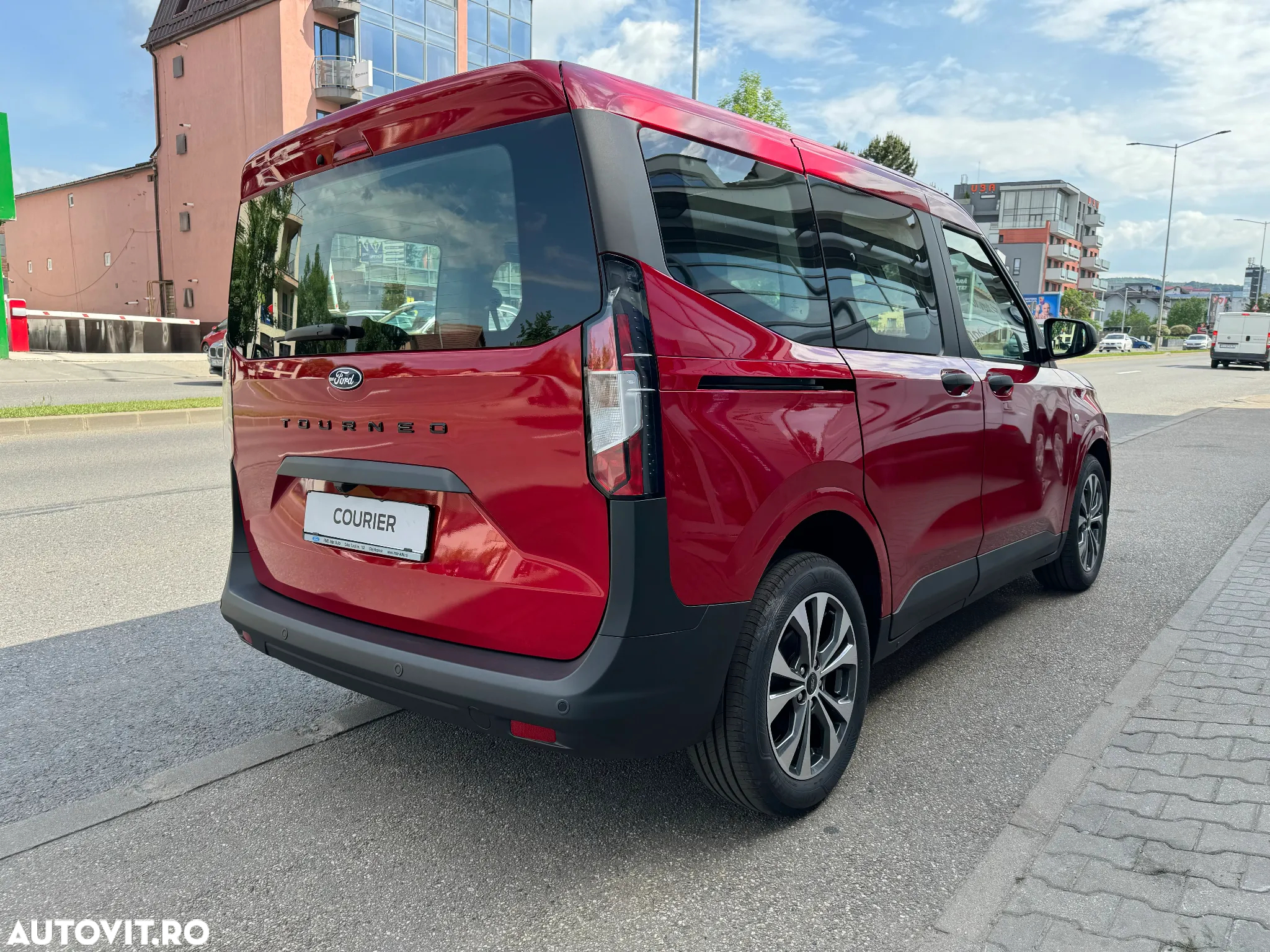 Ford Tourneo Courier 1.0 EcoBoost Trend - 8