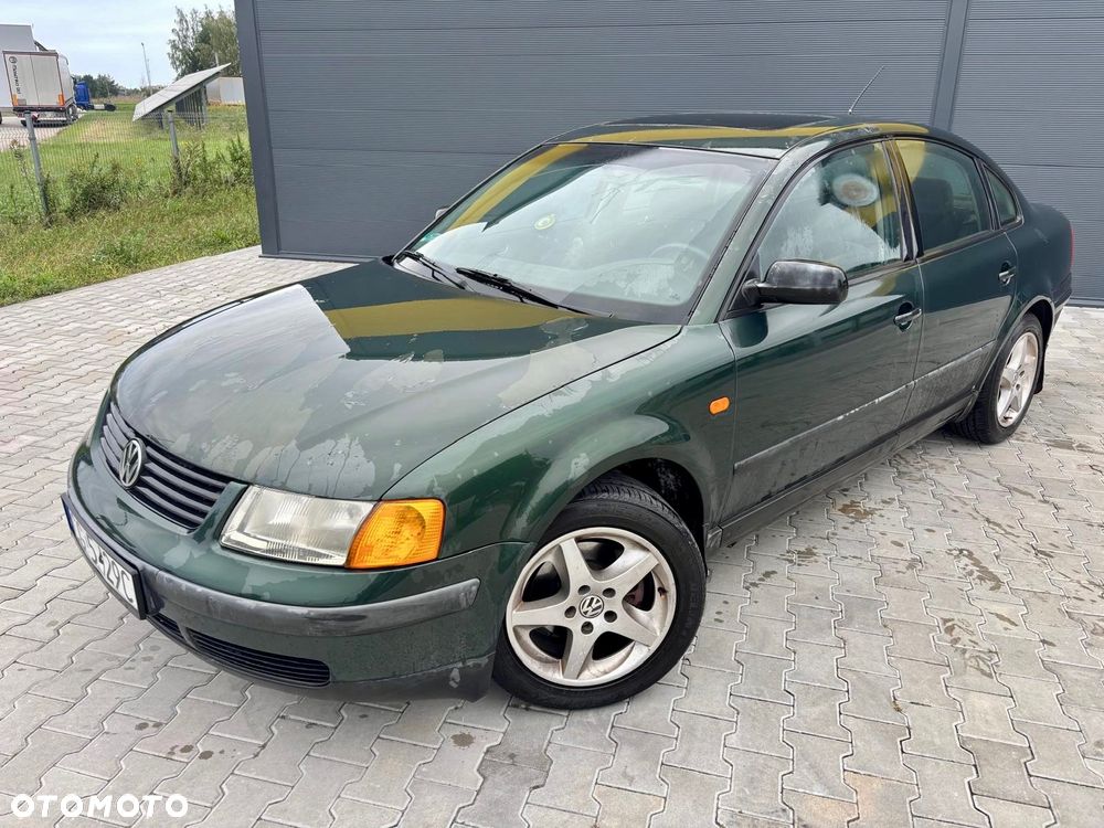 Volkswagen Passat 1.8 - 4