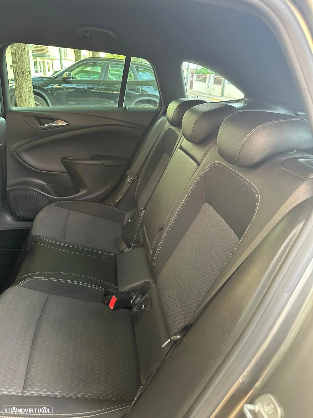 Opel Astra Sports Tourer - 14