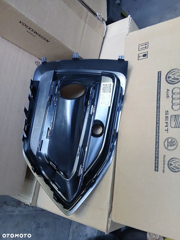 Audi Q5 FY prawa kratka zderzaka przedniego 80A 807 680 AF - 2