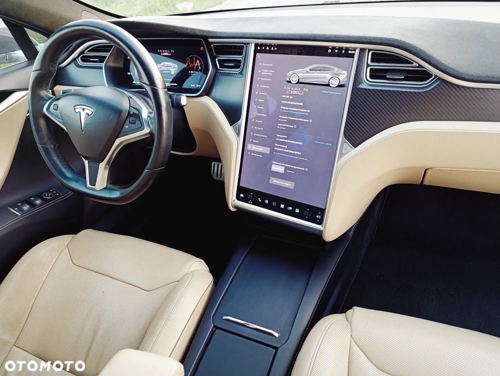 Tesla Model S - 4
