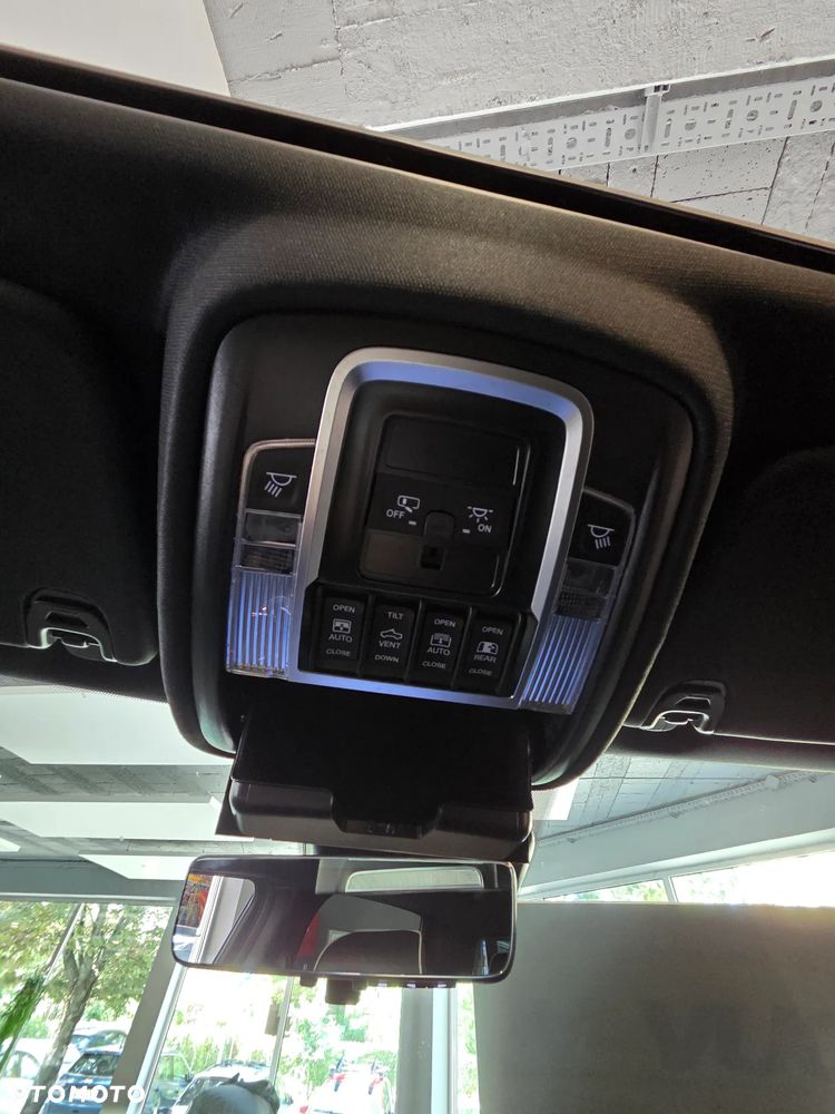RAM 1500 Laramie Night Premium - 10