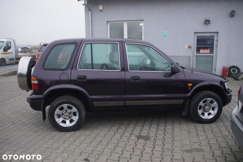 Auto na części - Kia Sportage I 2.0 DOHC 128 KM 4x4 1997R Silnik Skrzynia Drzwi Maska Klapa Drzwi Błotnik Zderzak Szyba Lusterko Klamka Lampa Deska Kokpit Sterownik Moduł Czujnik Licznik Panel - 4