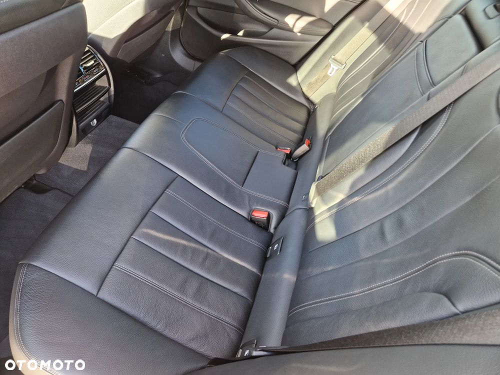 BMW Seria 5 520d xDrive Touring Luxury Line - 8