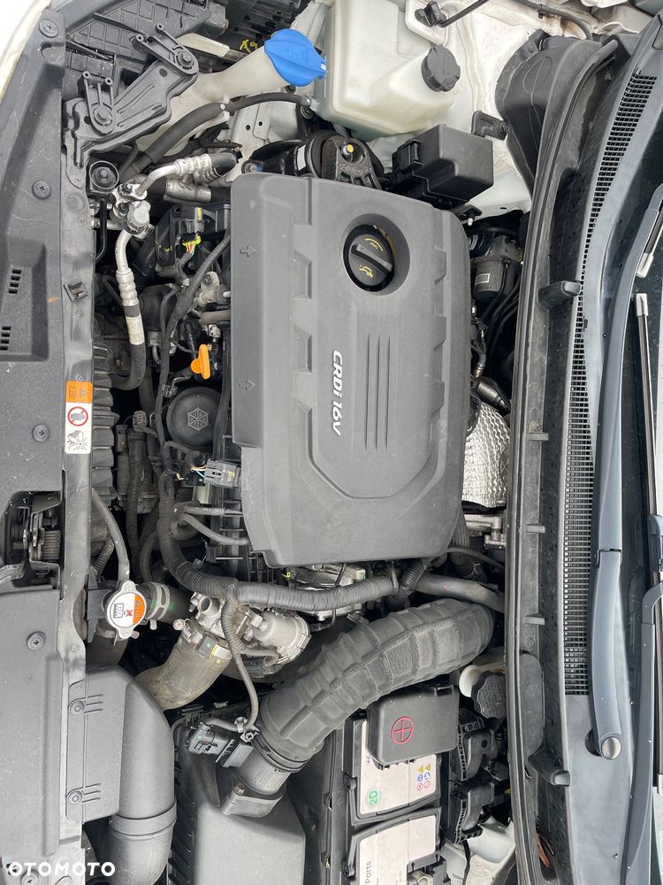 Hyundai i30 1.6 CRDi BlueDrive Premium DCT - 17