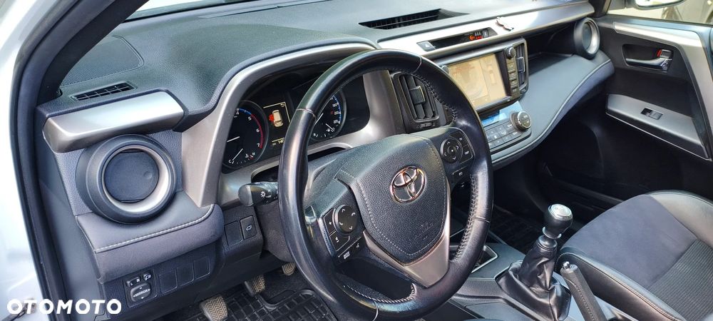 Toyota RAV4 2.0 D-4D Active 4x2 - 23