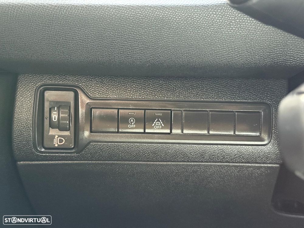 Peugeot 308 1.6 BlueHDi Allure J17 - 24