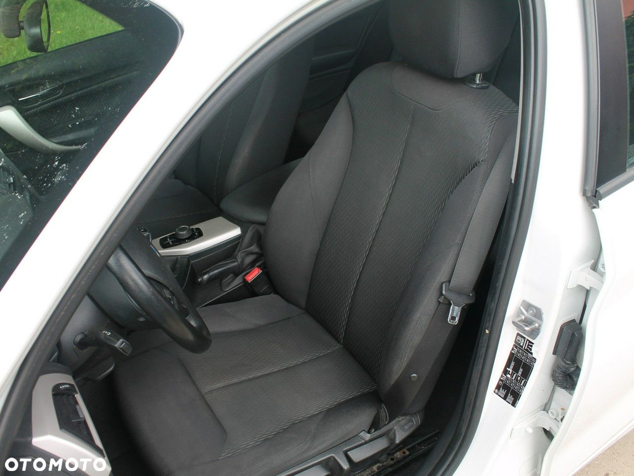 BMW Seria 1 - 23