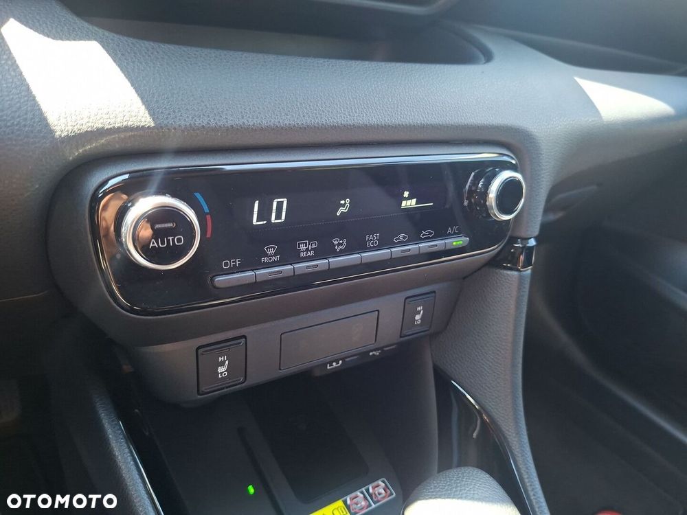 Toyota Yaris Hybrid 1.5 Style - 25