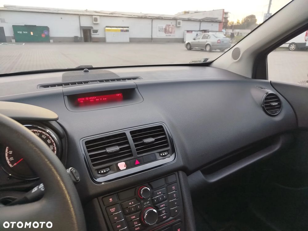 Opel Meriva - 22
