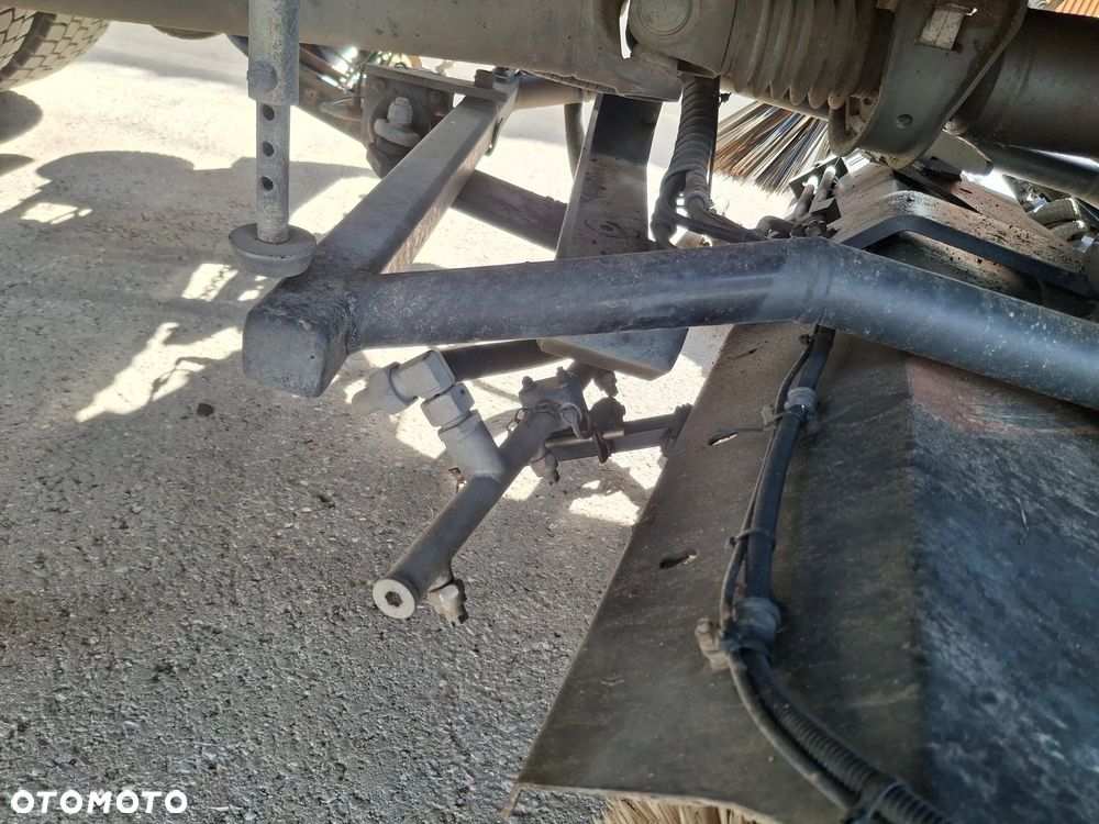 Renault C280 Zamiatarka SEMAT Zoeller FAUN Karcher 2 Silniki Rura Do Liści Listwy Ciśnieniowe Lanca 2 Zbiorniki Wody Szczotki L/R 2018r Euro 6 Motogodziny: 740MTH - 6