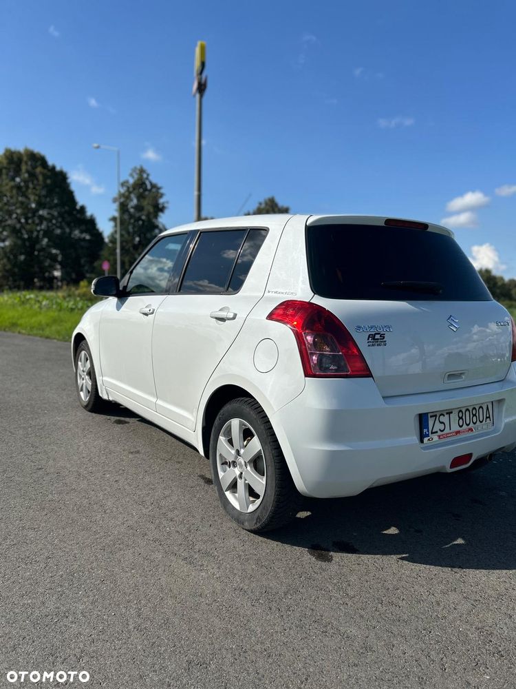 Suzuki Swift 1.3 Limited 25 - 4