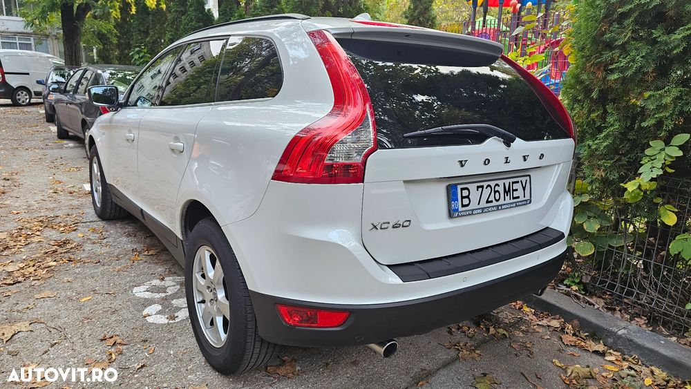 Volvo XC 60 D5 AWD Geartronic Momentum - 3