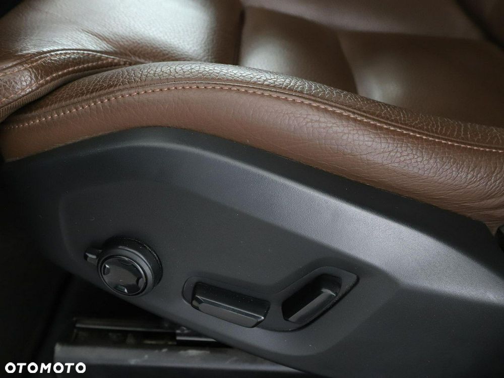 Volvo XC 60 T6 AWD Recharge Geartronic Inscription - 40