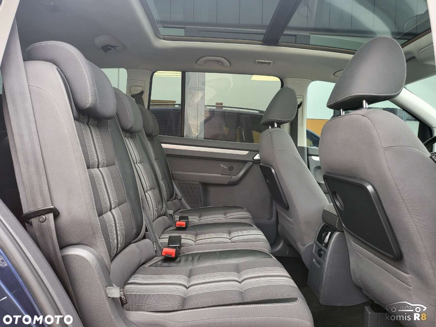 Volkswagen Touran - 13