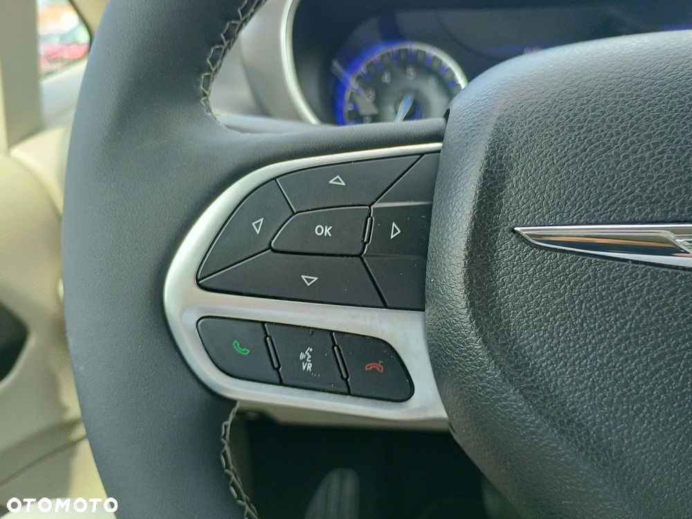 Chrysler Pacifica - 27
