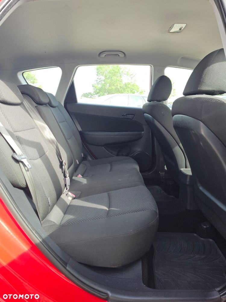 Hyundai i30 1.6 CRDi Base + World Cup - 7