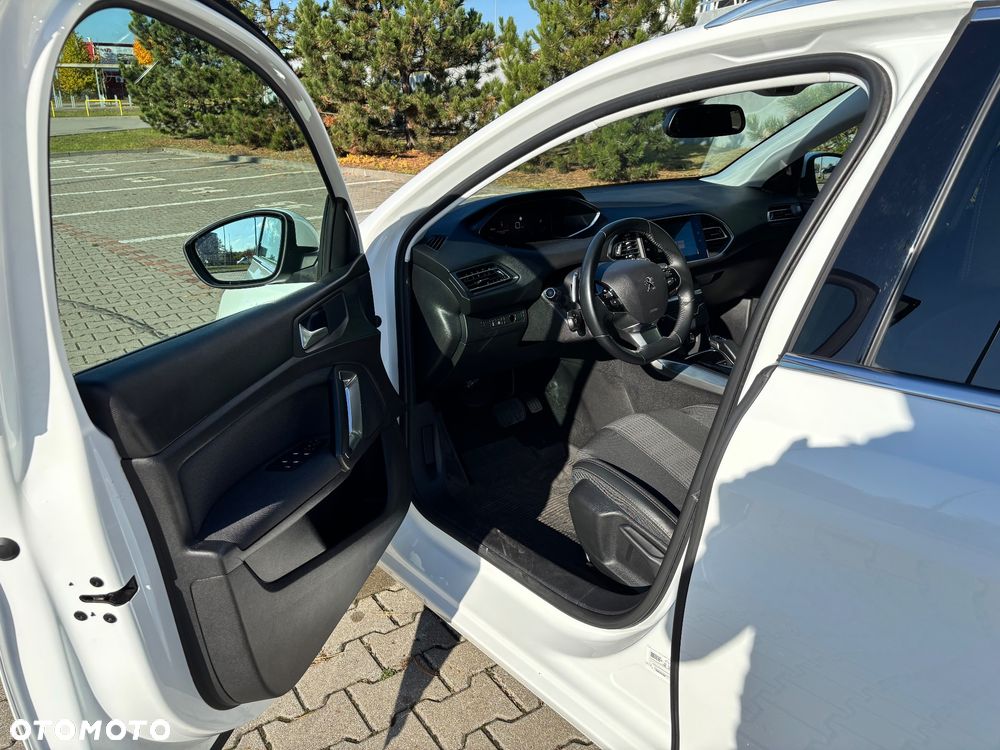 Peugeot 308 1.5 BlueHDi Allure S&S EAT8 - 13