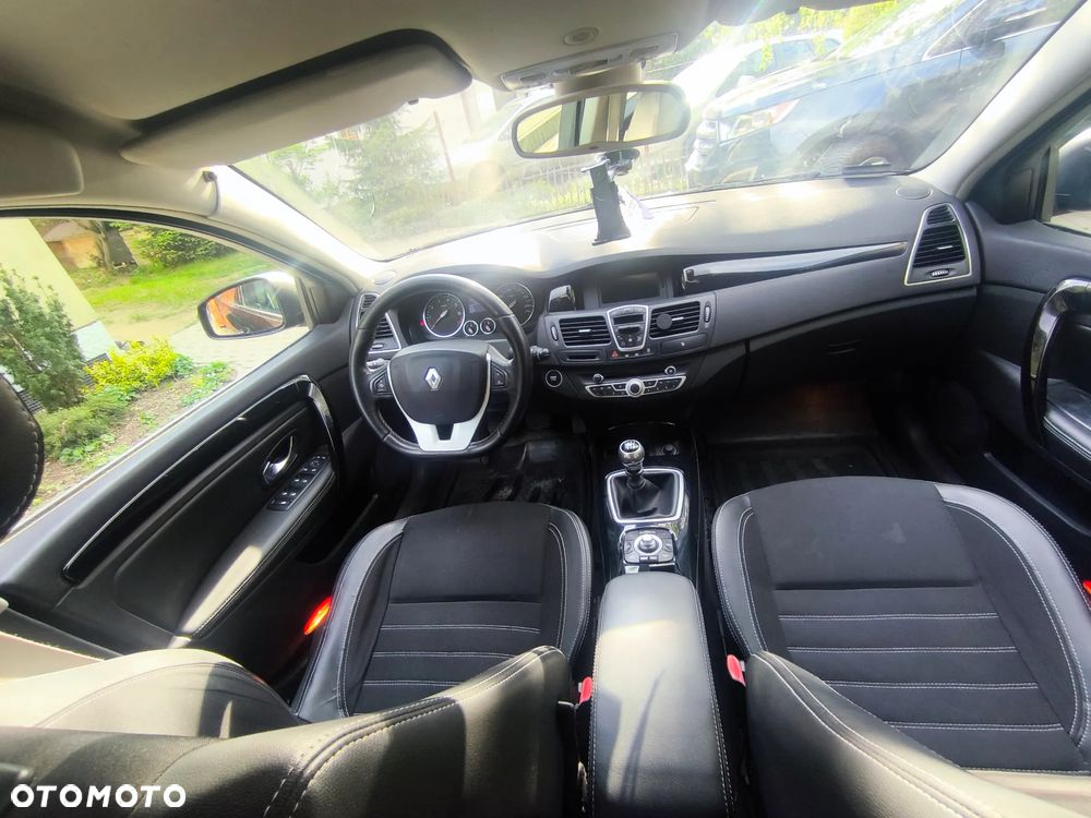 Renault Laguna 2.0 Bose Edition - 9