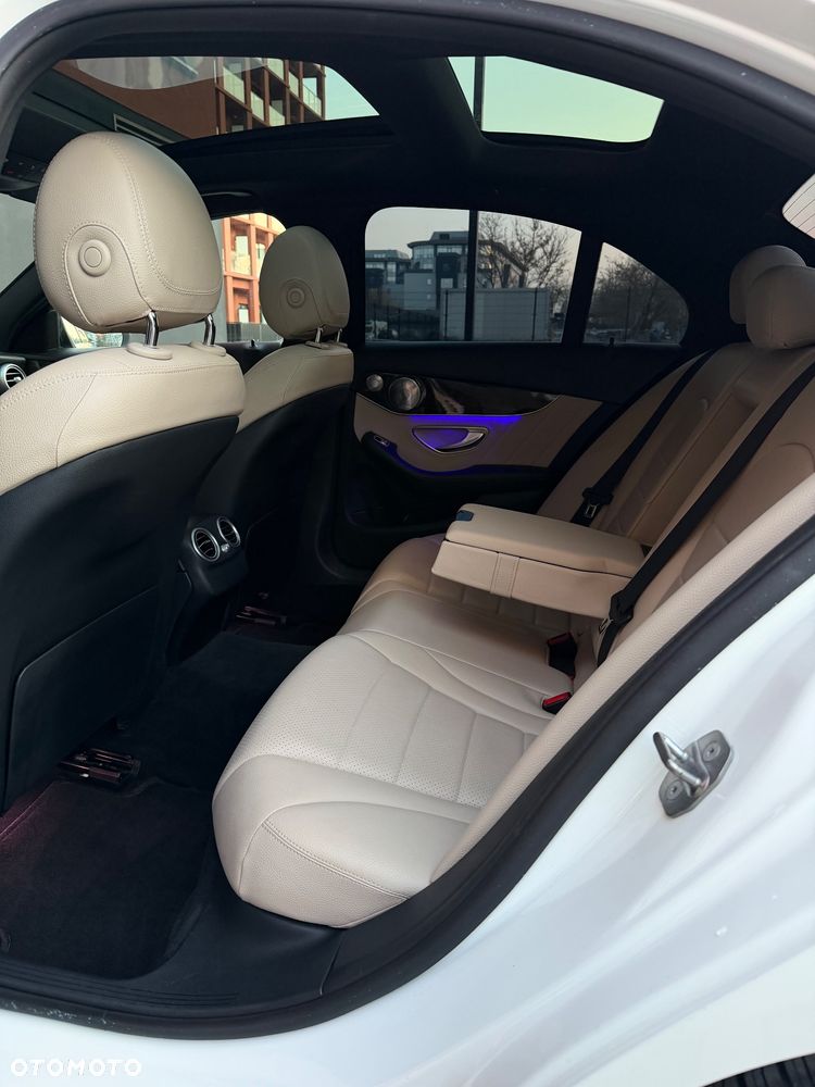 Mercedes-Benz Klasa C 300 4MATIC 9G-TRONIC - 14