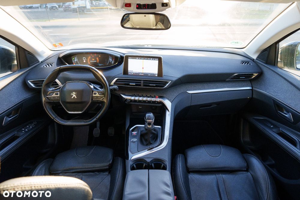 Peugeot 3008 1.2 PureTech GPF Allure S&S - 23