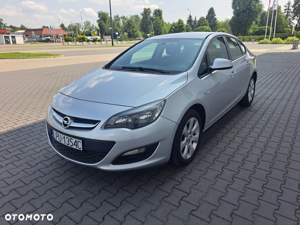 Opel Astra IV 1.4 T Business
