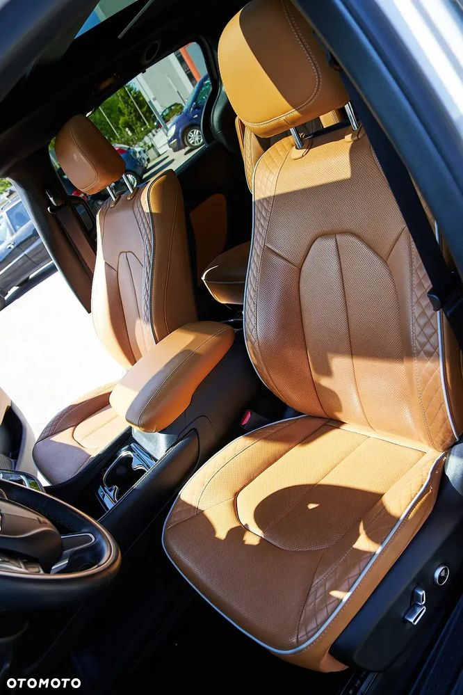 Chrysler Pacifica - 8