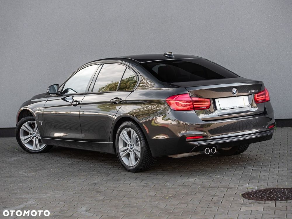 BMW Seria 3 330e iPerformance M Sport - 13