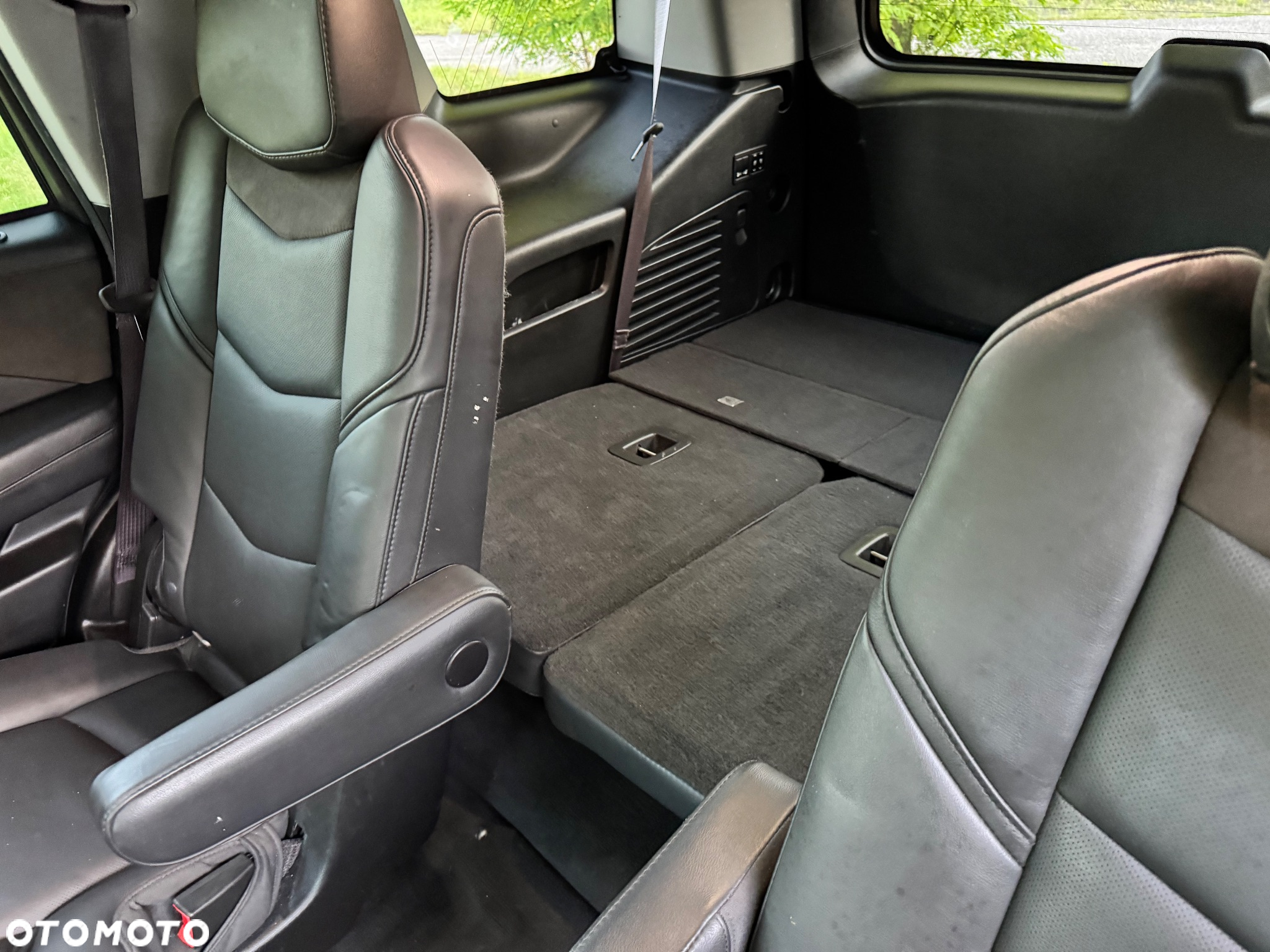 Cadillac Escalade 6.2 V8 AWD AT Premium - 28